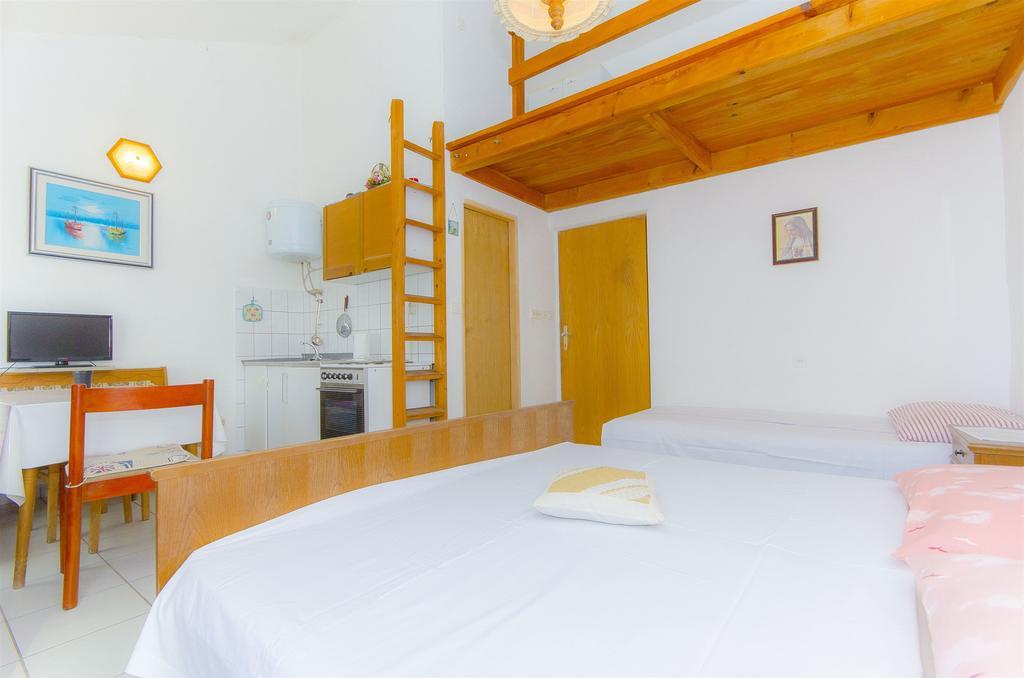 Apartments Pera Razanj Exterior photo