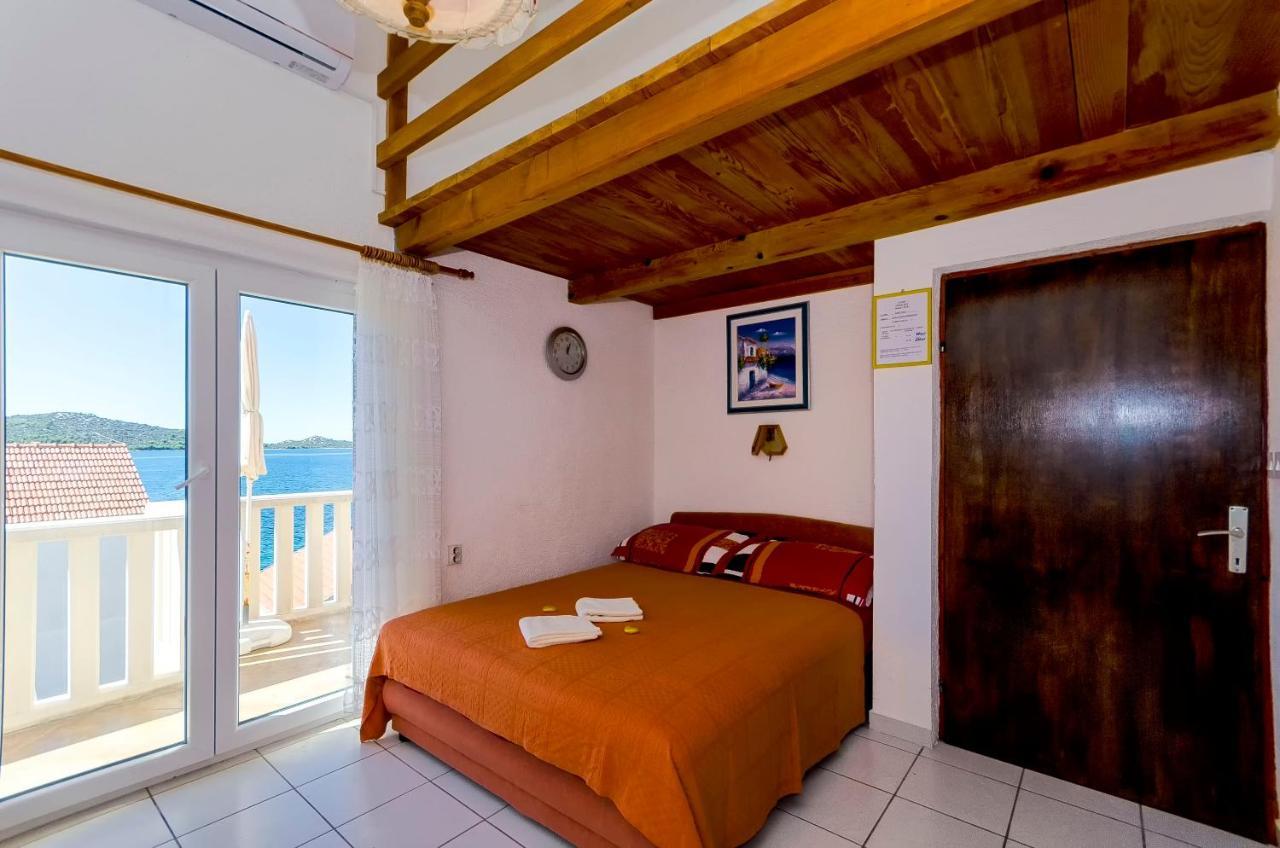 Apartments Pera Razanj Exterior photo